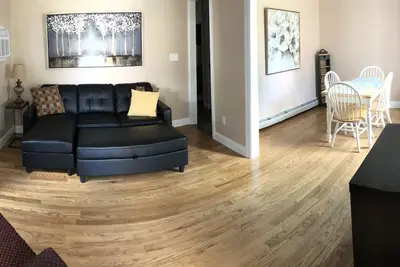 Image de 1st Class Rentals 2 Bedroom Downstairs Apartment.