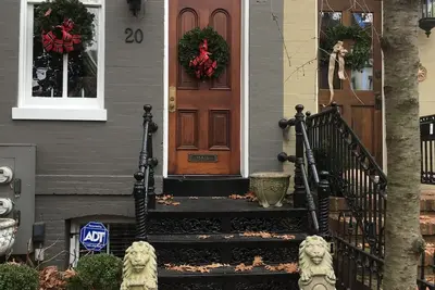 Image de Joyau historique restauré dans ❤️ de Capitol Hill!