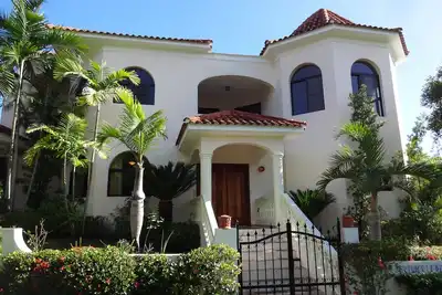 Image de Un luxe abordable, avec du personnel privé Vue mer Villa pour 14 personnes