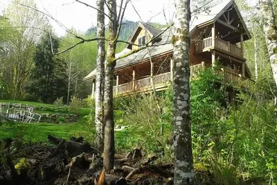 Image de Cabin personnalisé sur 5 calme acres avec vue sur la montagne! ! ! **Jacuzzi **