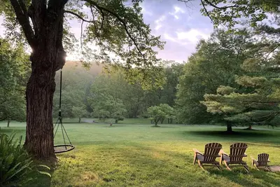 Image de Country Home & Studio / Pool House niché dans une réserve naturelle de 1000 acres