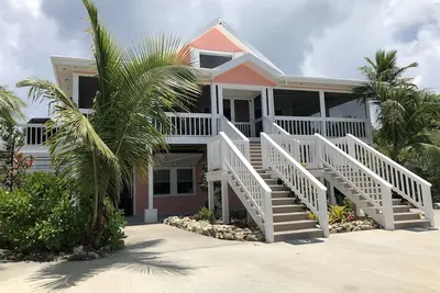 Image de Maison de luxe au bord de l'eau, villa Junkanoo, avec ponton privé