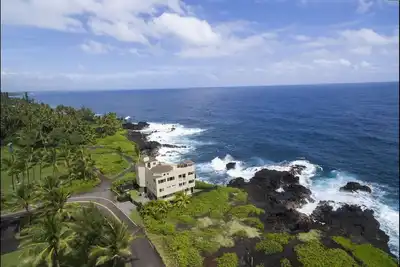 Image de Ocean propriété avant avec fracas des vagues et des vues du littoral pour les miles