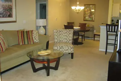 Image de Lakewood Ranch Lakeside Condo à proximité des commerces et des restaurants