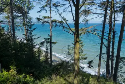 Image de Hideaway House: belles vues sur l'eau et Pvt. Sentier de plage entre Sequim et Pa