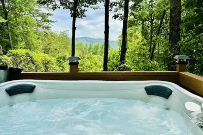 Image de Blue Ridge Mountain Haven - Des vues impressionnantes - Isolé, mais à quelques minutes seulement du centre-ville!