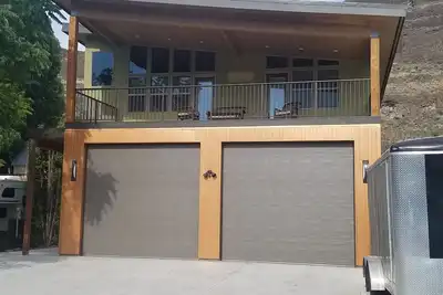 Escapade Sunland Moderne Mid Century