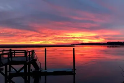Image de Direct Waterfront avec Dock! Sunset Cottage à Colonels Island près de Savannah