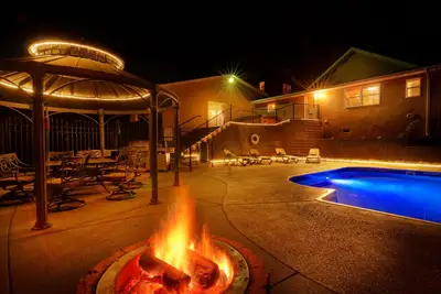 Image de Maison de Beaver Lake avec piscine