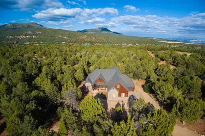 Image de Luxe East Zion Mtn. Cabine: Intimité, accès à la piscine, Zion / Bryce, 7ème nuit gratuite