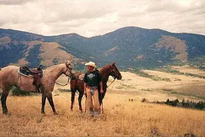 Image de Creekside Cabin près de Yellowstone - promenades à cheval, rafting, tyrolienne, randonnée