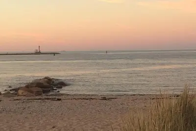 Image de Marchez jusqu'à la plage et la rue principale Hyannis
