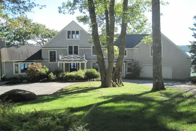 Image de Cadre au bord de l'eau avec des vues spectaculaires sur la baie de Blue Hill