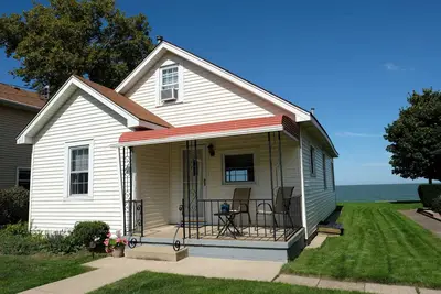 Image de Lake Erie Lakefront Cottage