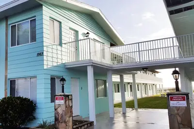 Image de Superbe condo en bord de mer entièrement meublé!