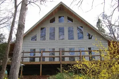 Image de Chalet rustique sur 75 acres:: tarifs spéciaux escapade de juin 2019