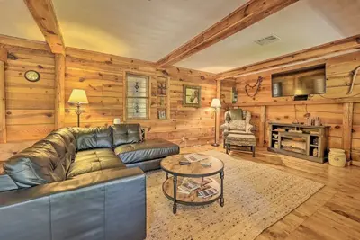 Image de Log Cabin - Munds Park, 2 Bd 2 Ba