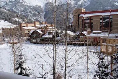 Image de Grand condo d'angle, centre du village, vue sur le lac, immense balcon, ascenseurs à pied