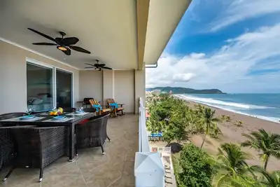 Image de Comme Vu Sur La Chasse Au Bord De Mer Hgtv! ! Jaco Beachfront Palms 2br / 2ba