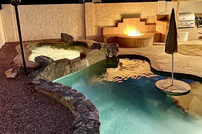 Image de Superbe maison avec cour de style resort dans la vieille ville de Scottsdale! ! !