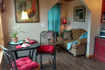Image de Cottages romantiques à flanc de colline avec cours privées et petit-déjeuner complet inclus.