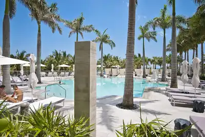 Image de 5 Étoiles ★★★★★ St Regis Ocean Front Suite 1478 Sq Ft vivant plus 2 grands balcons