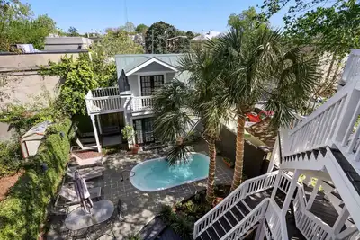 Image de Maison historique rénovée avec 6 chambres + piscine privée