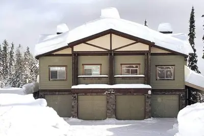 Image de Meilleur ski-in / ski-out familial 4 chambres avec bain à remous sur grand blanc