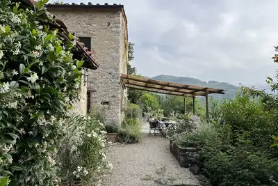 Image de Belle ferme en pierre de trois étages près de Lucques, Toscane