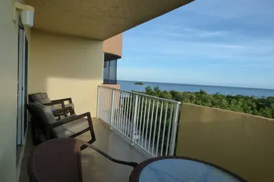Image de Condo IMMACULÉ D'Une Chambre Avec Vue Sur L'Ocean