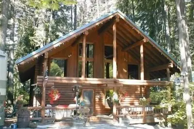 Image de \"Log Cabin Bliss\" - Animaux domestiques, Real Log Cabin, Grand Open Layout