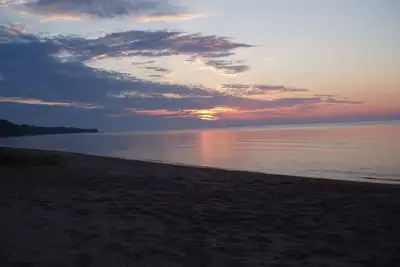 Image de Lake Michigan Beachfront Spring Special 4e nuit gratuite avec location de 3 nuits