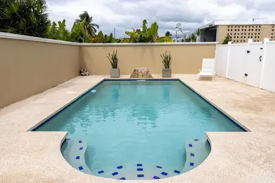Image de À couper le souffle! Promenade facile à la plage, cadre très privé de la piscine