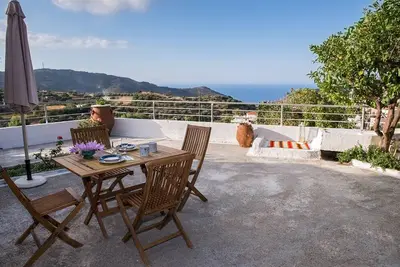 Image de Sterei Cottage Maison traditionnelle Amazing Seaview