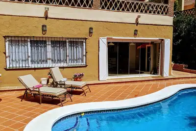 Image de Grand appartement entièrement équipé de 2 chambres avec piscine privée, près de Marbella
