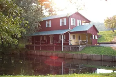 Image de Cottage, privé approvisionné étang de pêche, Great View, Mills River Area