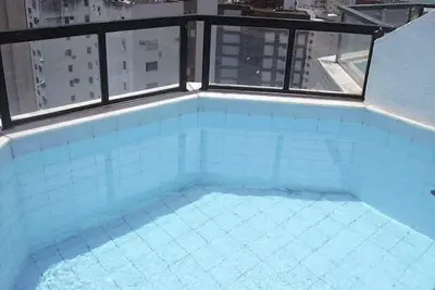 Image de Magnifique penthouse avec piscine donnant sur la mer de Pituba. Finement décoré.