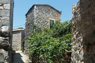 Image de Ancienne tour-maison dans la péninsule de Mani