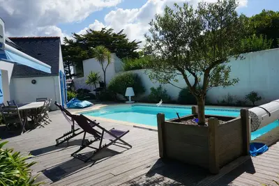 Image de Rare Maison Bord De Mer Avec Piscine Chauffee, Site Mythique De Pors Carn