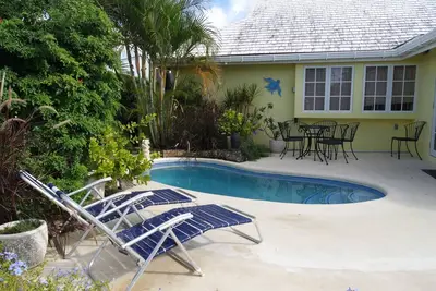 Image de Spacieuse villa de vacances venteux avec piscine près de la plage Rockley