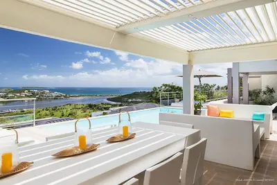 Image de Villa spacieuse avec piscine chauffée!