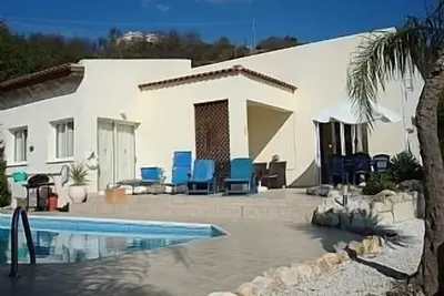 Image de Villa individuelle avec piscine privée. <br>Vues fantastiques. Surplombant les vignobles