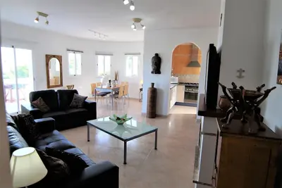 Villa El Pinar, piscine, grandes terrasses, vue sur la mer, wifi, Uk Tv, 2 à 7 personnes