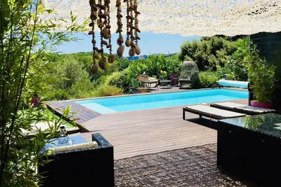 Image de Villa en Bois avec piscine sur le golf de Montpellier Maison Teanuanua