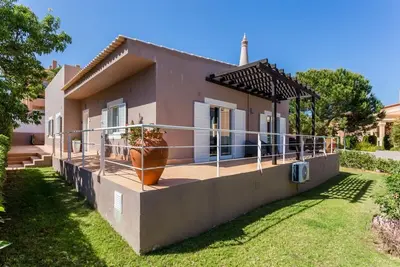 Image de CoolHouses Algarve Luz Villa 4 chambres, jardin, Casa das Amendoeiras(67781/Al)