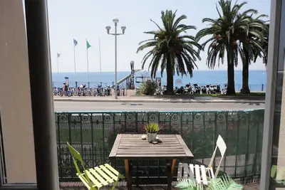 Image de Superbe appartement, vue spectaculaire sur la mer, à 150 mètres de la plage