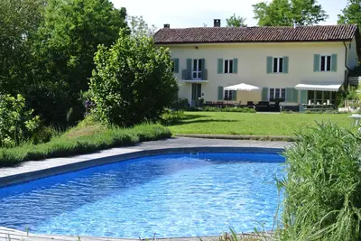 Image de Mas de charme avec piscine près d'Asti