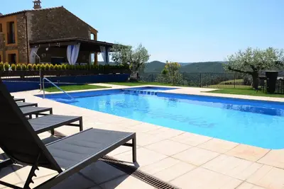 Image de Maison de vacances unique avec beaucoup d'activités de plein air / possibilité de détente.
