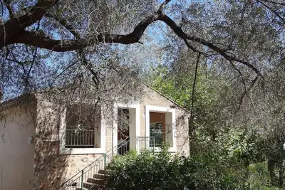 Image de Maison de un étage dans une propriété de charme, très calme, dans un grand parc