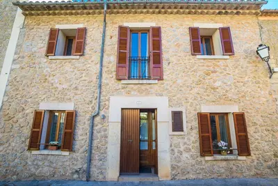 Image de Belle maison de vacances privée avec Wifi, bain à remous, climatisation, Tv, patio et parking